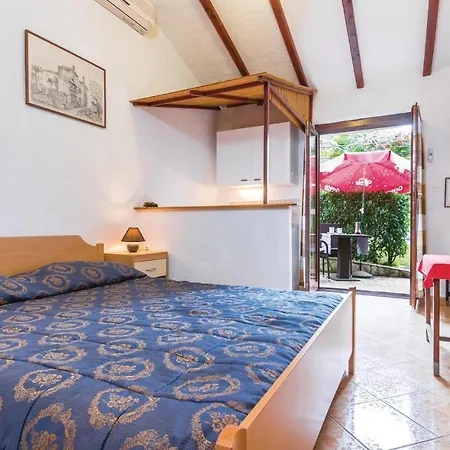 Beautiful In Porec-mugeba With Kitchen *