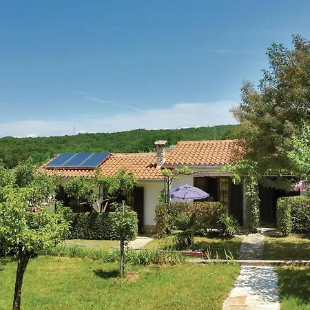 Beautiful In Porec-mugeba With Kitchen Apartment