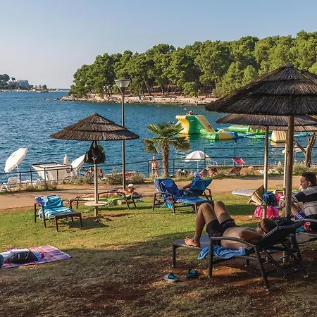 Beautiful In Porec-mugeba With Kitchen Apartment