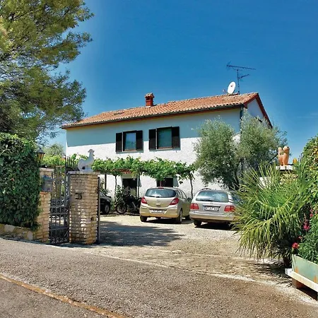 Beautiful In Porec-mugeba With Kitchen *