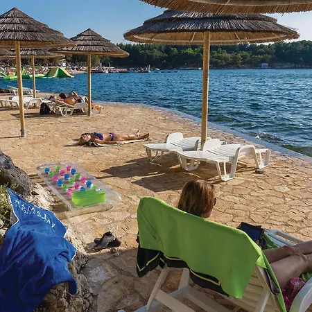 Apartamento Beautiful In Porec-mugeba With Kitchen Mugeba