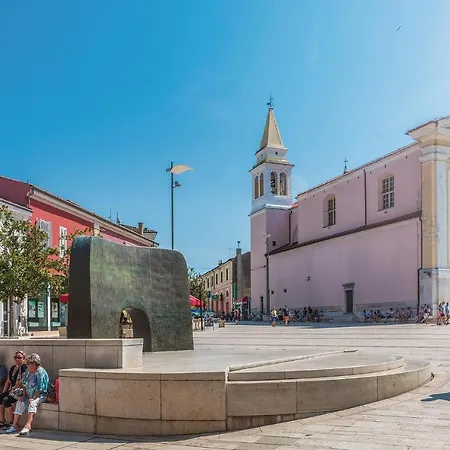 Beautiful In Porec-mugeba With Kitchen Apartment