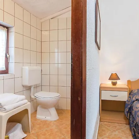 Beautiful In Porec-mugeba With Kitchen Appartement