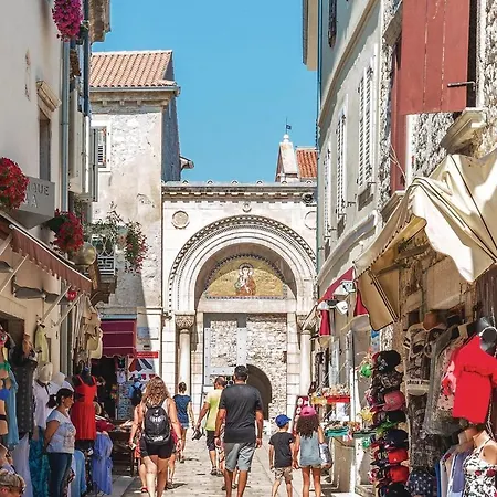 Beautiful In Porec-mugeba With Kitchen Appartement Mugeba